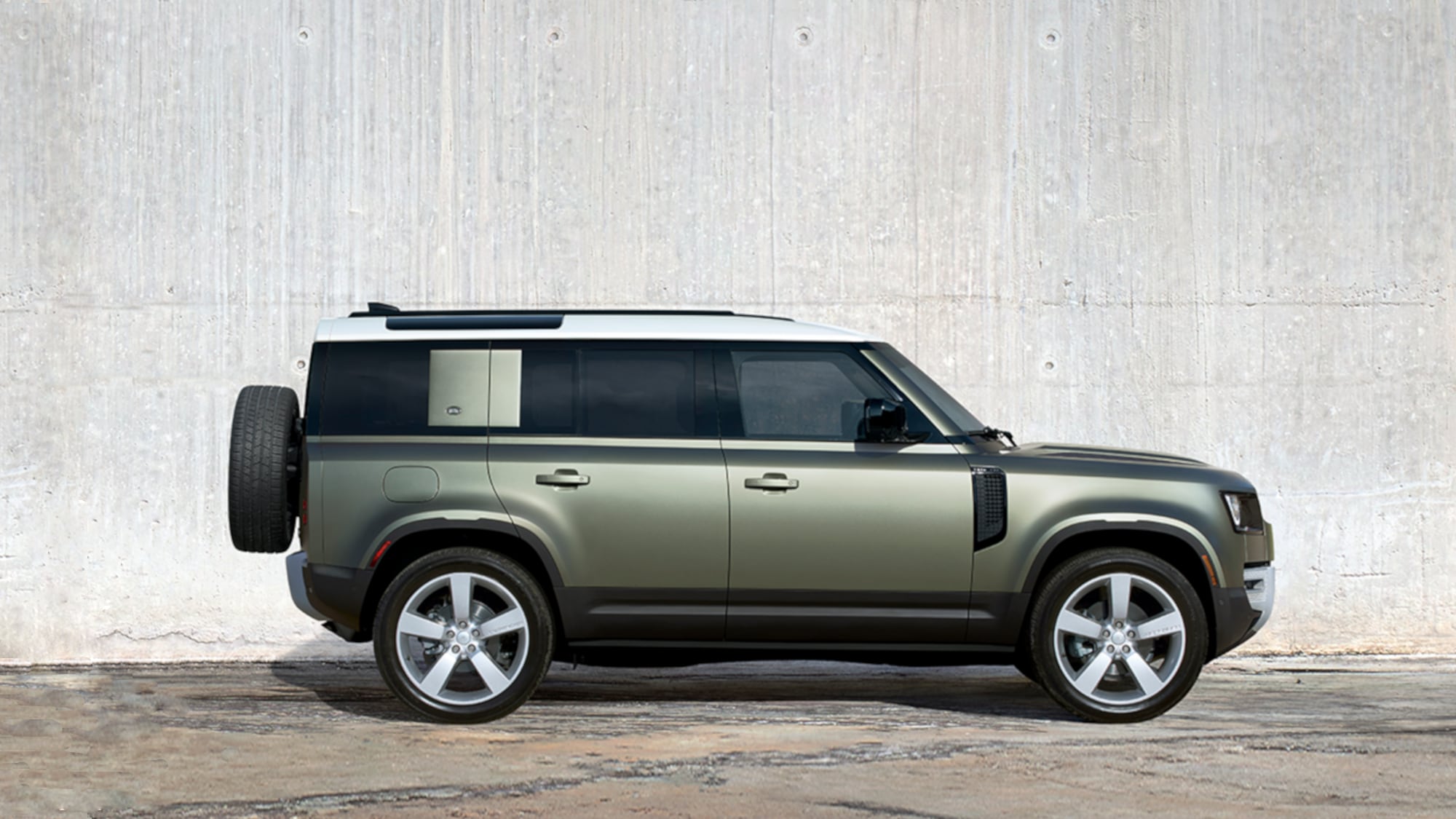 2024 Land Rover Defender Incentives, Specials & Offers in Bedford NH